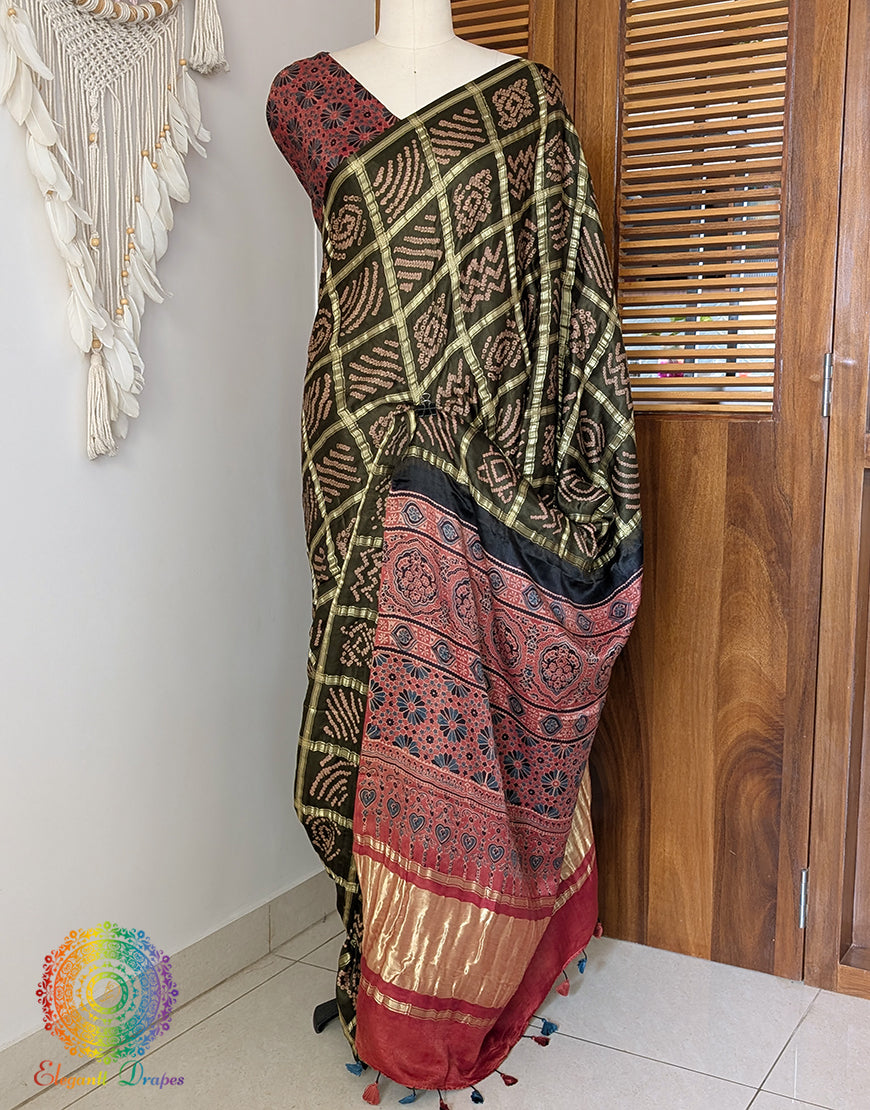 Green Gharchola Gaji Silk Bandhani Saree – Bandhani Saree Online India | Elegantt Drapes