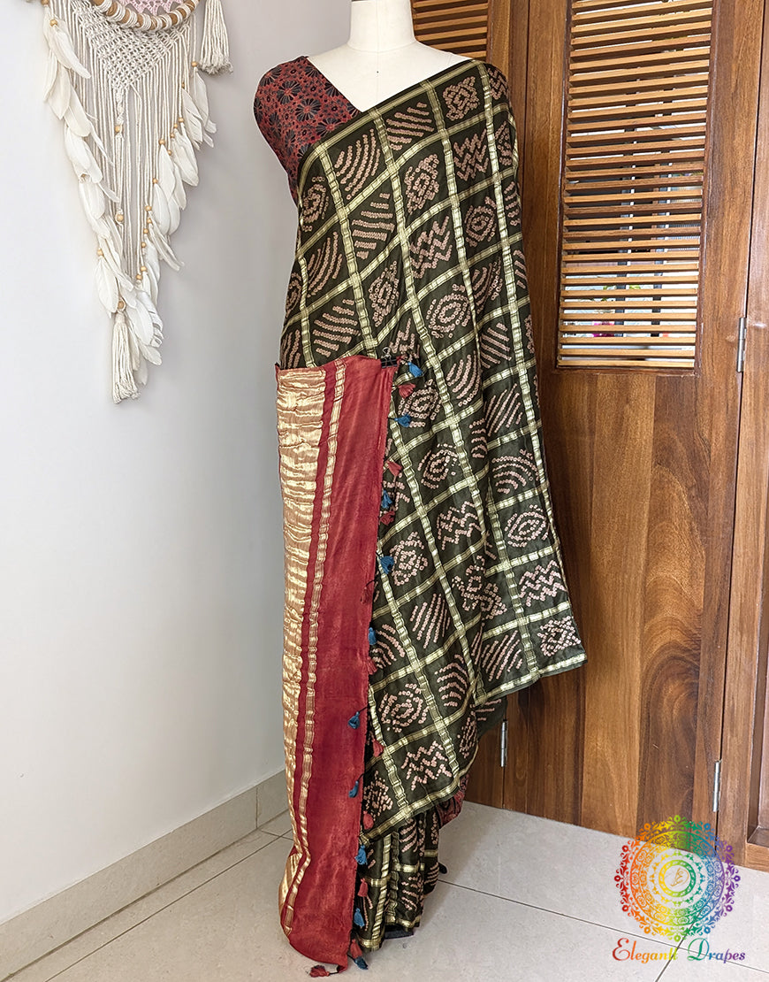 Green Gharchola Gaji Silk Bandhani Saree – Bandhani Saree Online India | Elegantt Drapes