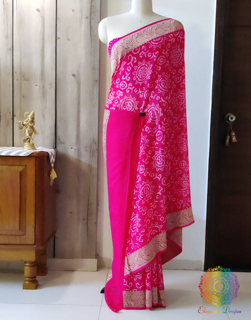 Pink saree pallu with Bandhej detailing