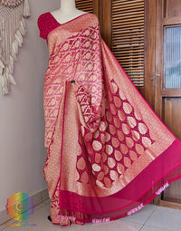 Red Shaded Banarasi Bandhani Khaddi Georgette Saree – Bandhani Saree Online India | Elegantt Drapes