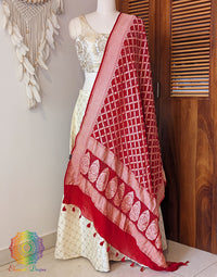 Bridal Red Banarasi Bandhani Georgette Dupatta – Bandhani Saree Online India | Elegantt Drapes