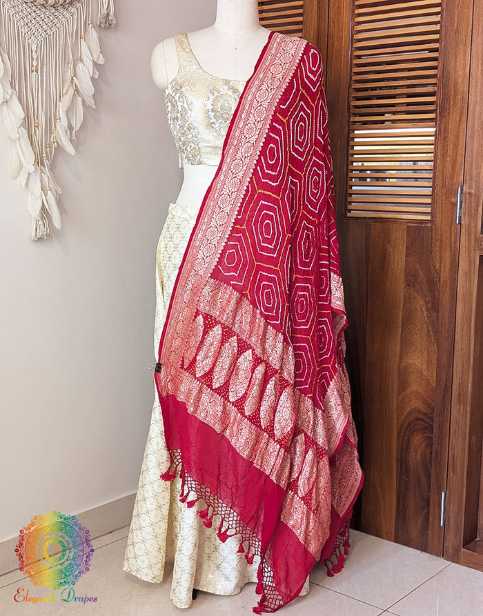 Handwoven Red Banarasi Georgette Rai Bandhej Dupatta – Bareek Bandhani – Bandhani Saree Online India | Elegantt Drapes