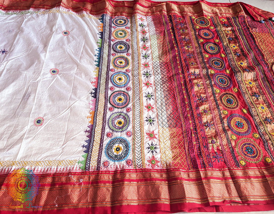 White Red Pure Ilkal Silk Lambani Handwork Saree – Ilkal Handloom Saree Online India | Elegantt Drapes