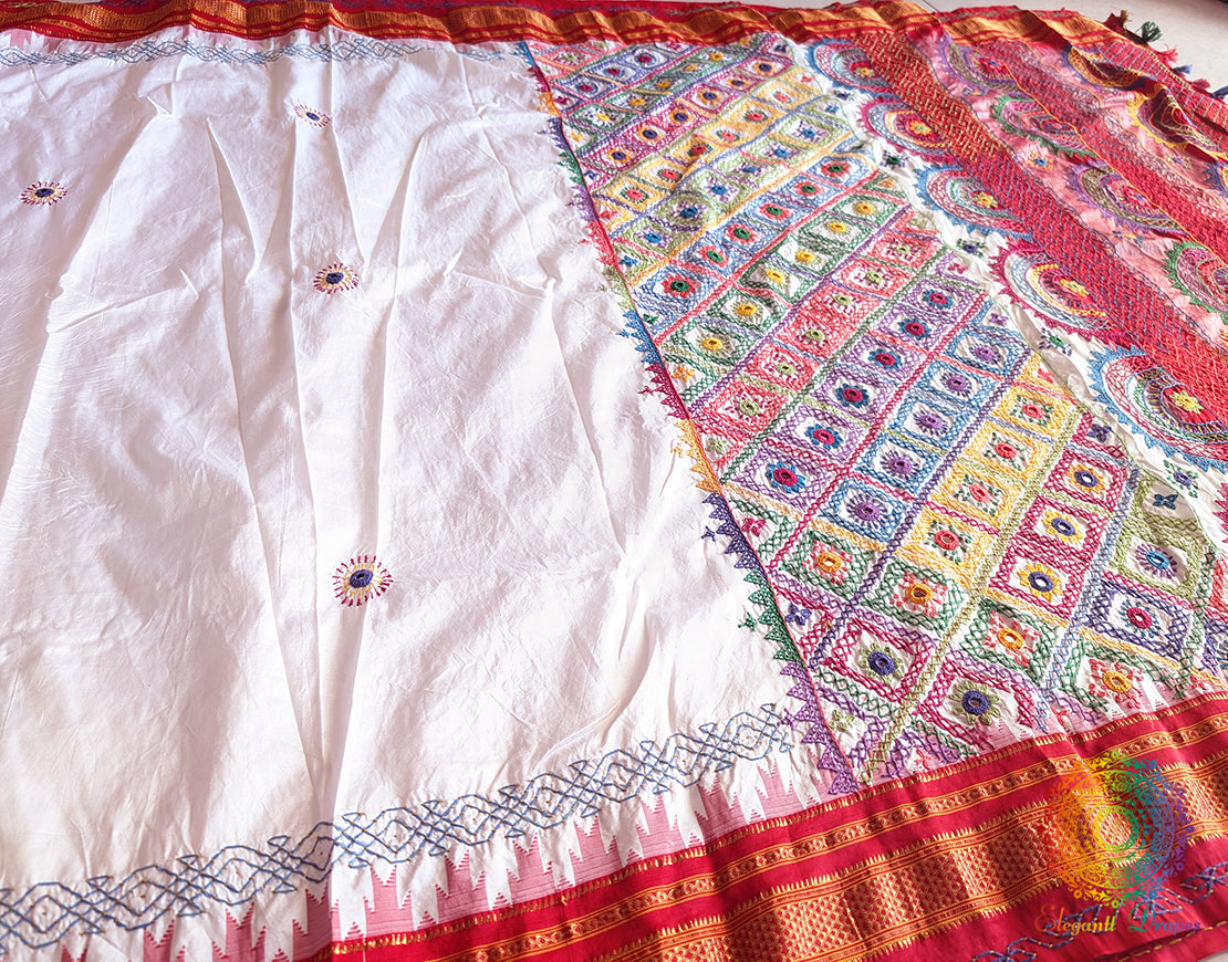 White Lambani Handwork Pure Ilkal Silk Saree – Ilkal Handloom Saree Online India | Elegantt Drapes