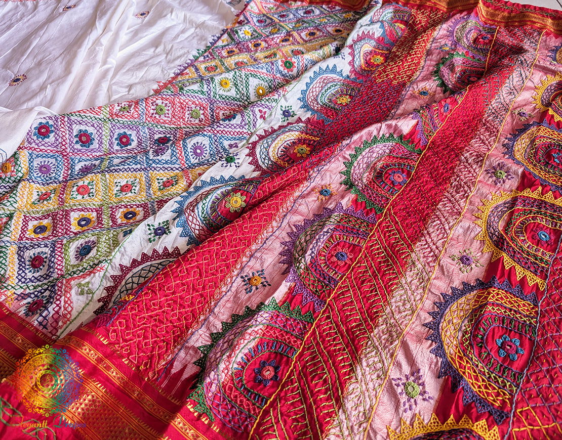 White Lambani Handwork Pure Ilkal Silk Saree – Ilkal Handloom Saree Online India | Elegantt Drapes