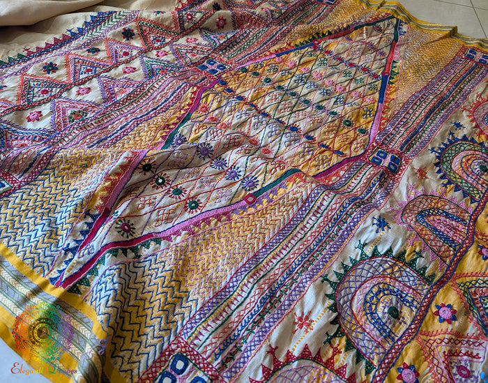 Lambani Handwork Vidarbha Tussar Silk Saree – Handloom Saree Online India | Elegantt Drapes