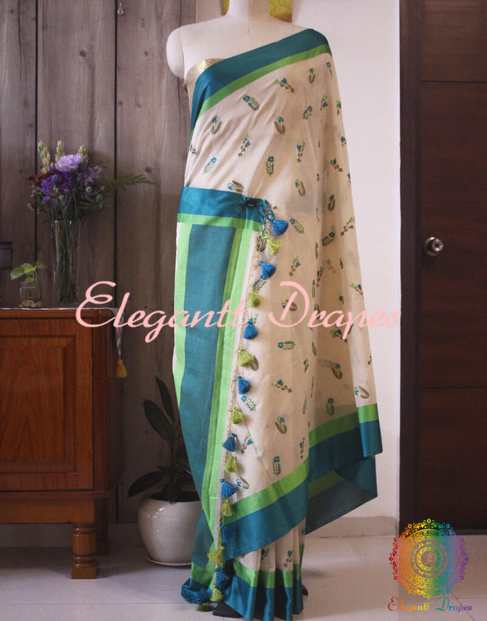 Off White Pure Cotton Floral Embroidery Saree – Handloom Saree Online India | Elegantt Drapes