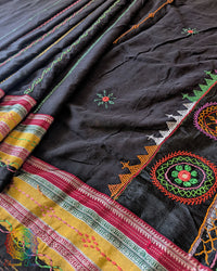 Close-up of the traditional Ilkal woven border with Lambani hand embroidery