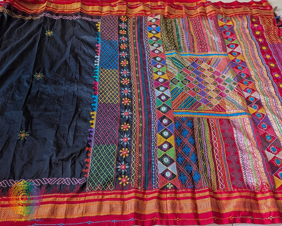 Black and red Ilkal silk saree pleats view