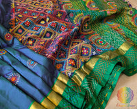 Pure Kanjivaram Silk Saree with Blue Green Dhup Chhaon Body