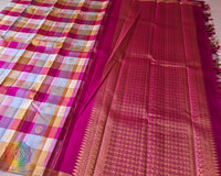 Richly woven pallu of the Pink Taupe Checked Pure Kanjivaram Silk Saree featuring traditional 1-Gram Gold Zari craftsmanship