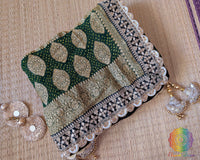 Banarasi georgette dupatta with bandhej pattern close view