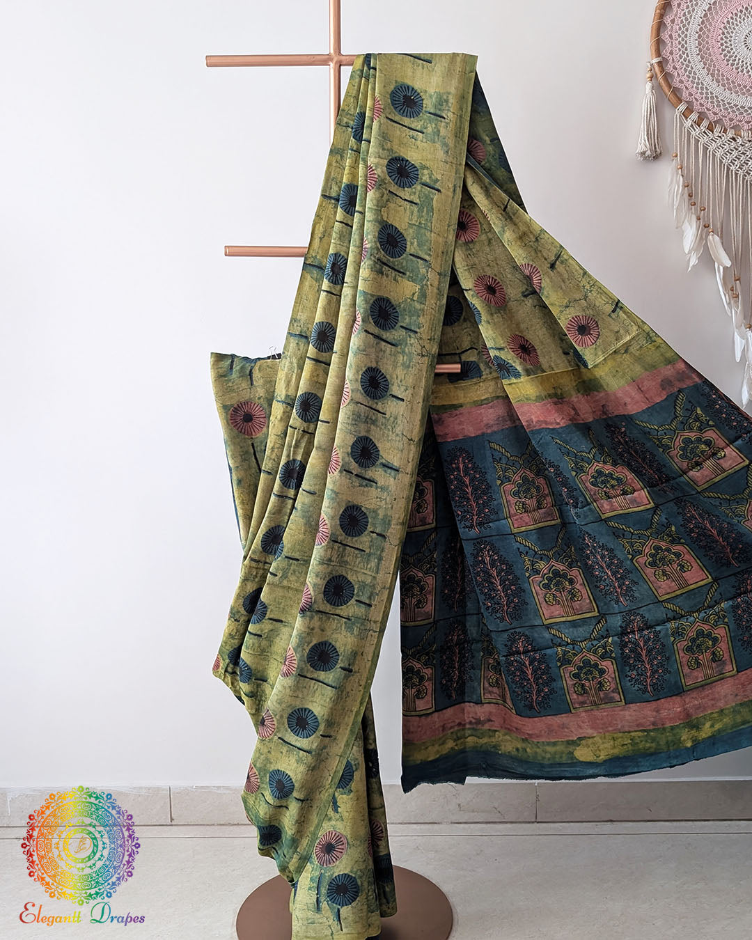 Open pallu view of Green Nashpal Pomegranate Modal Tussar Saree