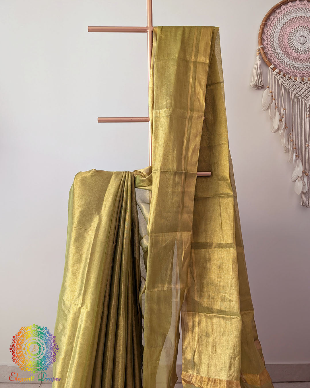 Green Bengal tissue linen saree close up