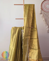 Green Bengal tissue linen saree close up