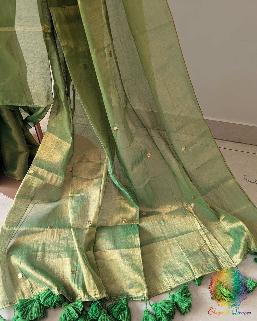 Green Bengal mul tissue saree open palla view showing sequins detailing