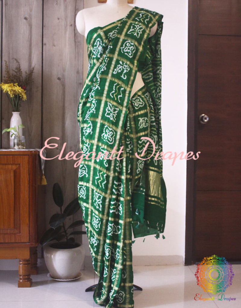 Pink Gharchola saree pallu with Bandhej detailing