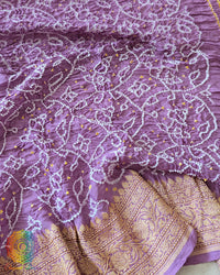 Close-up of Rai Bandhej detailing on Lavender Banarasi Khaddi Georgette Dupatta