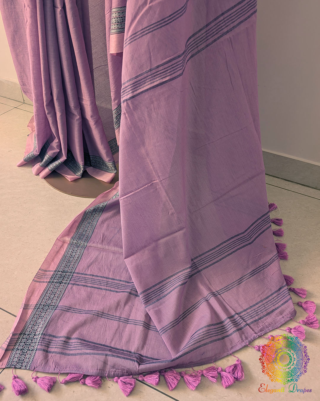 Lavender pink bengal cotton saree showing palla