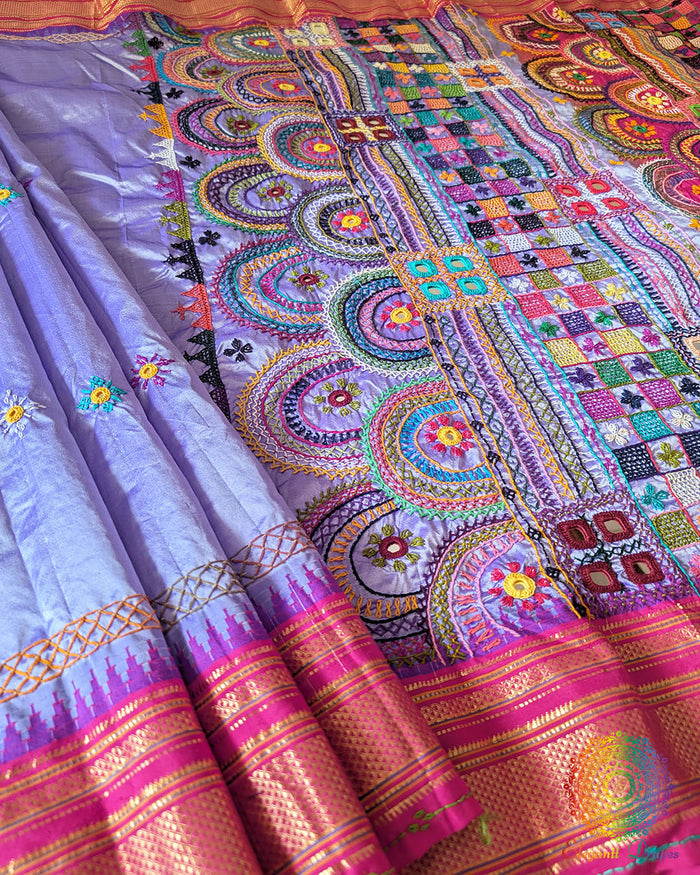 Lavender pure Ilkal silk saree laid open showing pink palla and border