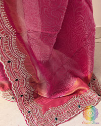 Close-up of the self-woven wave pattern and lustrous Soft Tissue Silk texture
