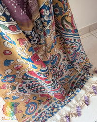 Detailed view of the border on the Mauve Bandhani Kalamkari Muga Silk Saree