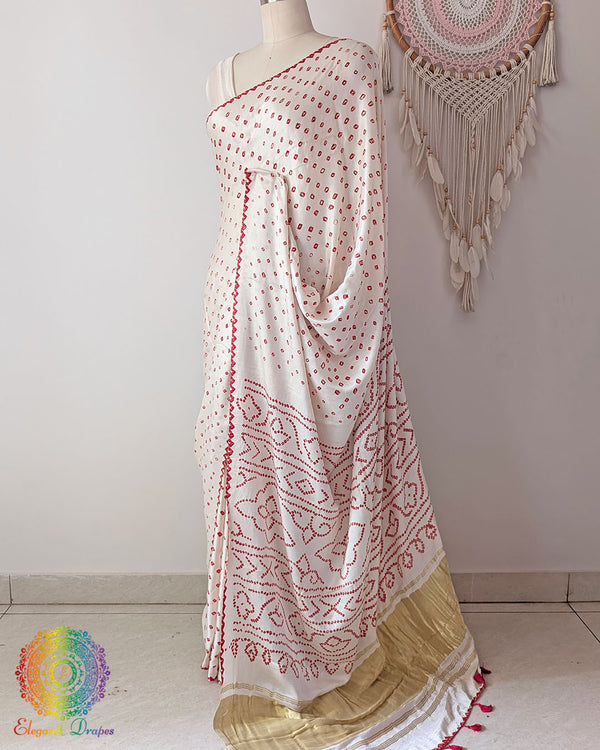 Side view of the Ivory White Pure Gajji Silk Bandhani Saree