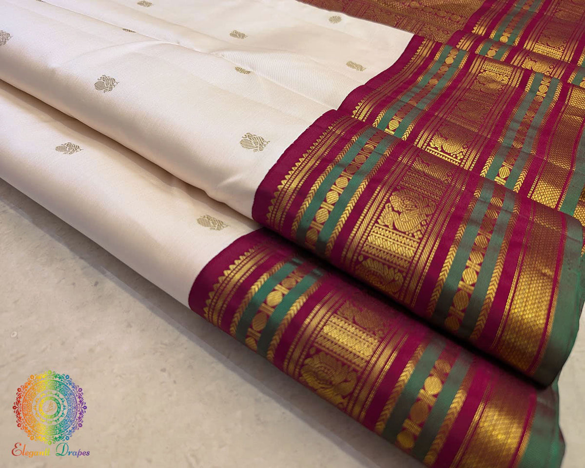 Off White Pure Kanjivaram Silk Saree Pleats with Traditional Zari Weaving