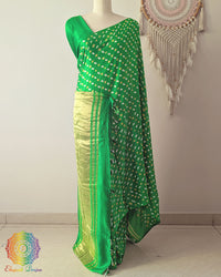 Parrot Green Pure Gajji Silk Saree pallu with All-Over Bandhani Dots