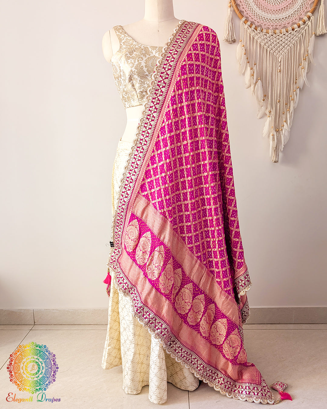 Pink banarasi georgette bandhani dupatta with scalloped border