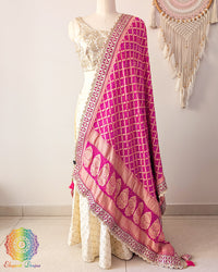 Pink banarasi georgette bandhani dupatta with scalloped border
