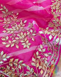 Pink Organza Leheria Saree – Detailed body view showcasing the soft pink colour, delicate Organza texture and traditional Kachha Gota work