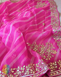 Pink Organza Saree – Detailed view of handcrafted Kachha Gota embellishment adding traditional shimmer to the delicate Leheria patterned body