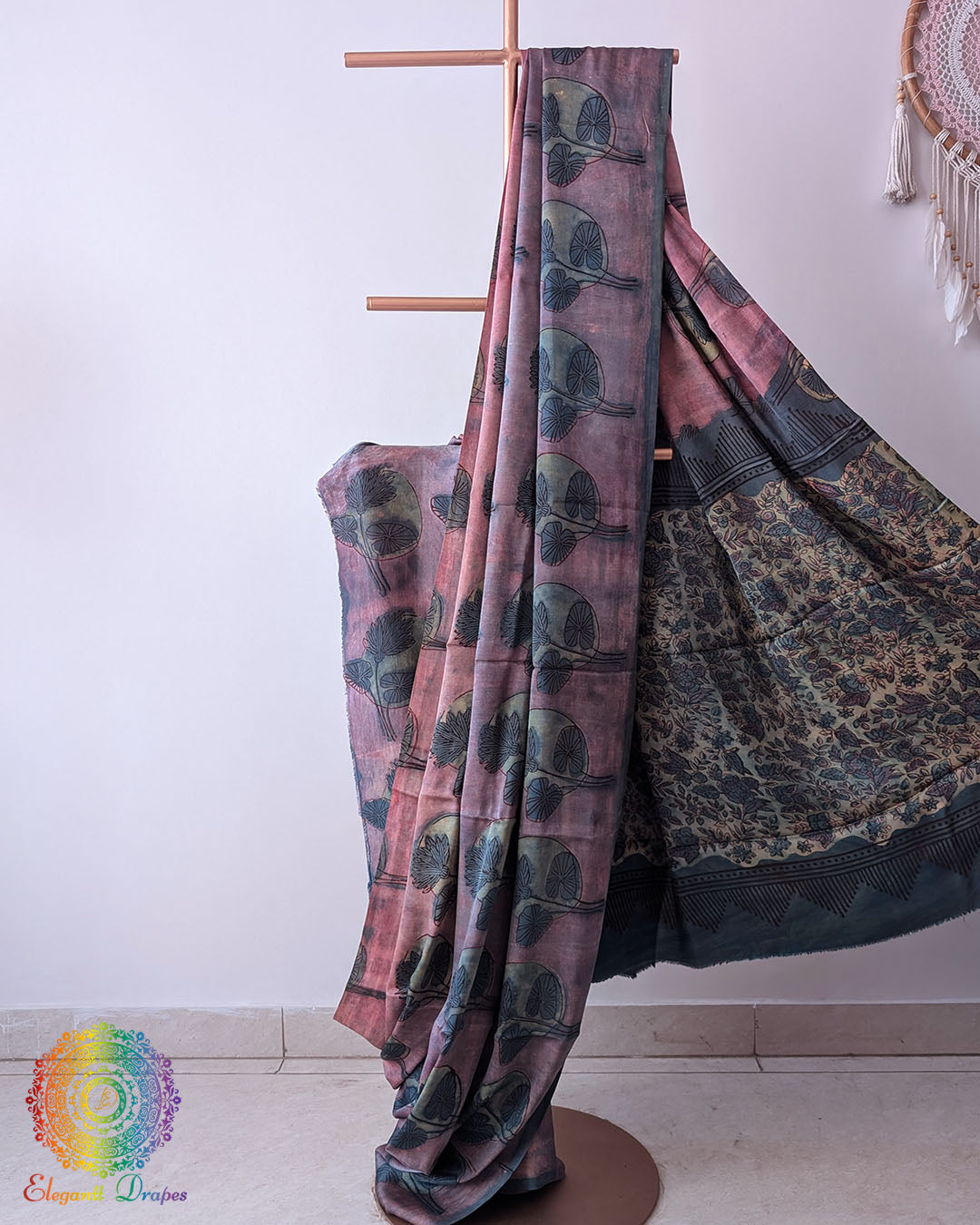 Open pallu view of Lavender Nashpal Pomegranate Modal Tussar Saree