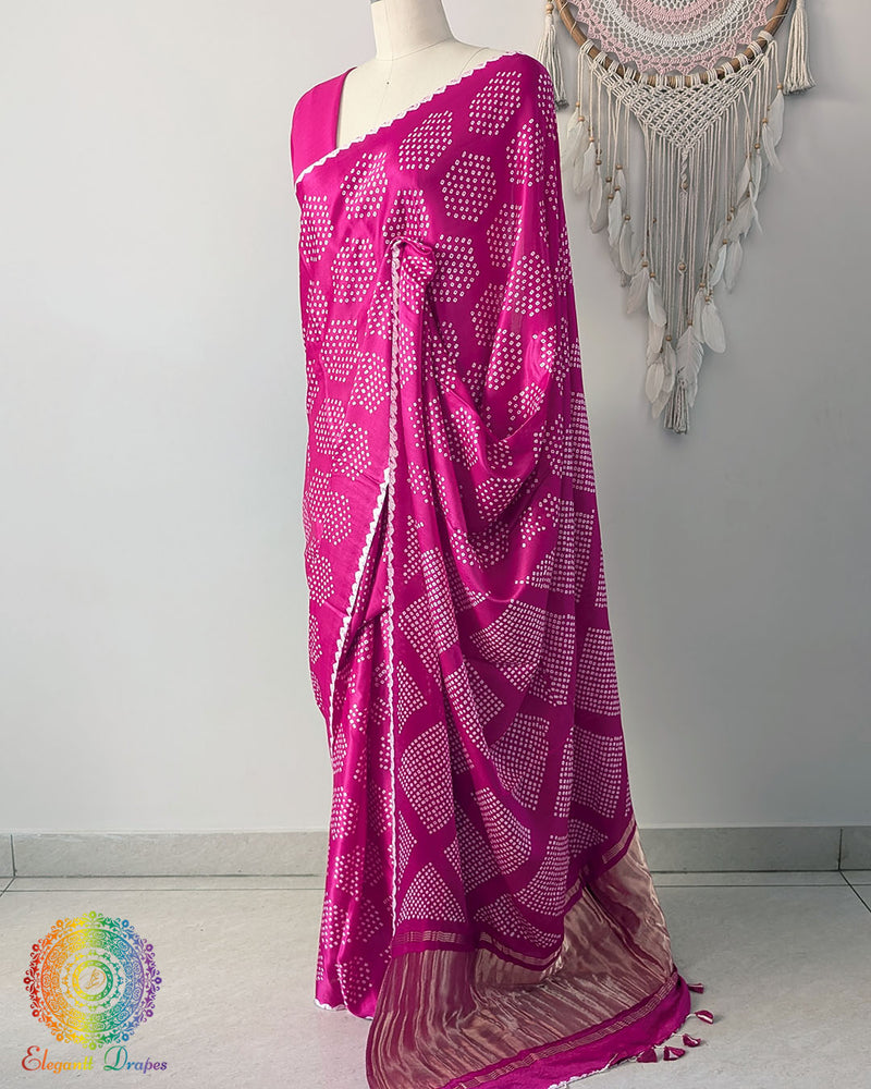 Rani pink pure Gaji silk Bandhani saree side view