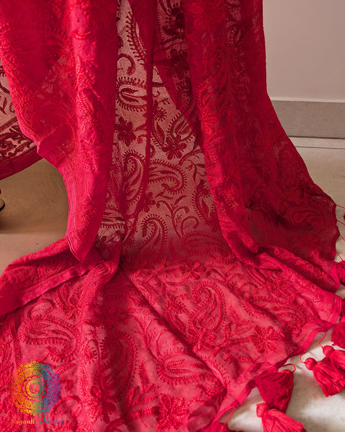Red Bengal cotton saree palla highlighting intricate threadwork detailing