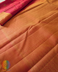 Red Checkered Pure Kanjivaram Silk Saree with 1gm Gold Zari – Palla Detail showcasing the decorative gold zari motifs woven into the traditional saree palla.