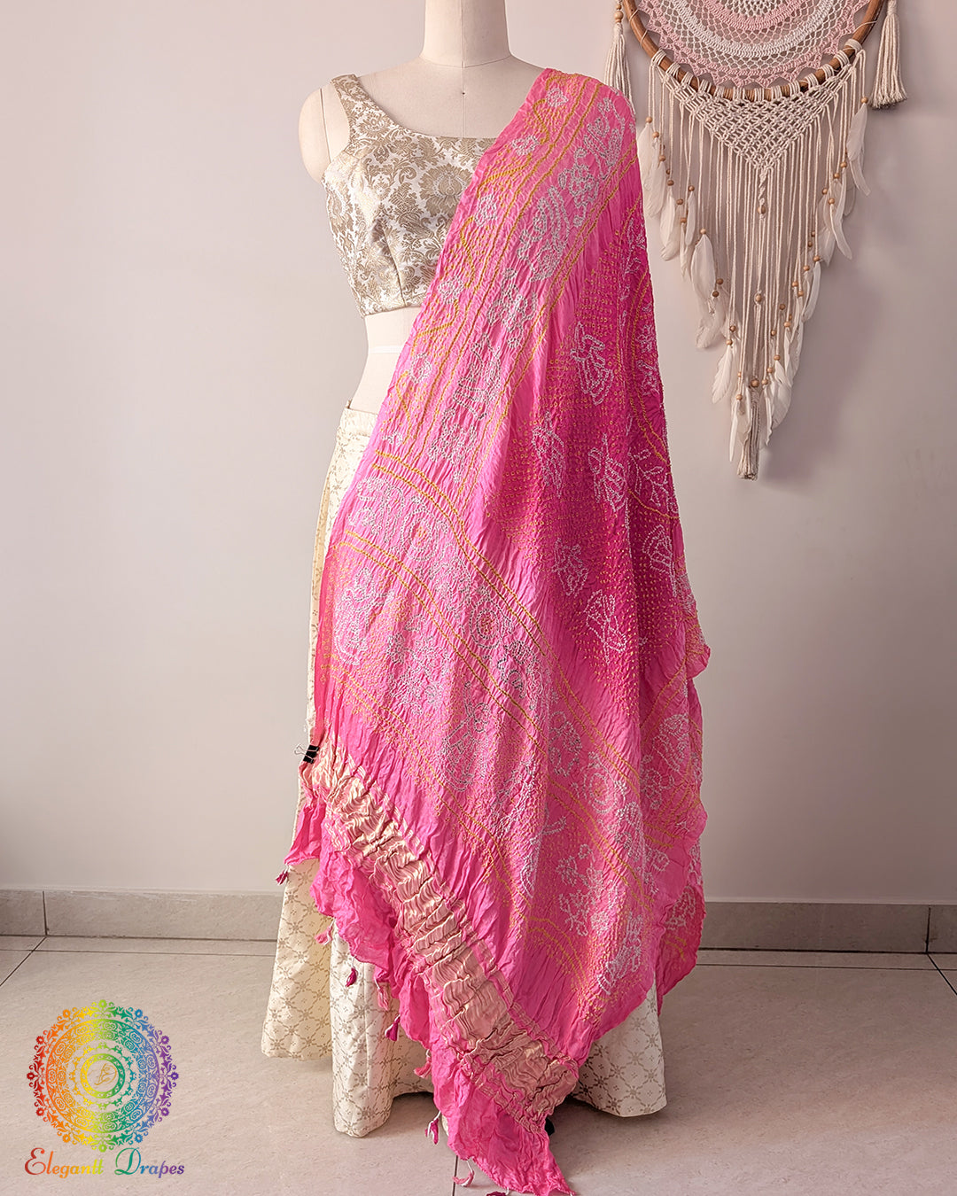 Soft salmon bandhani dupatta detailed raasmandal pattern