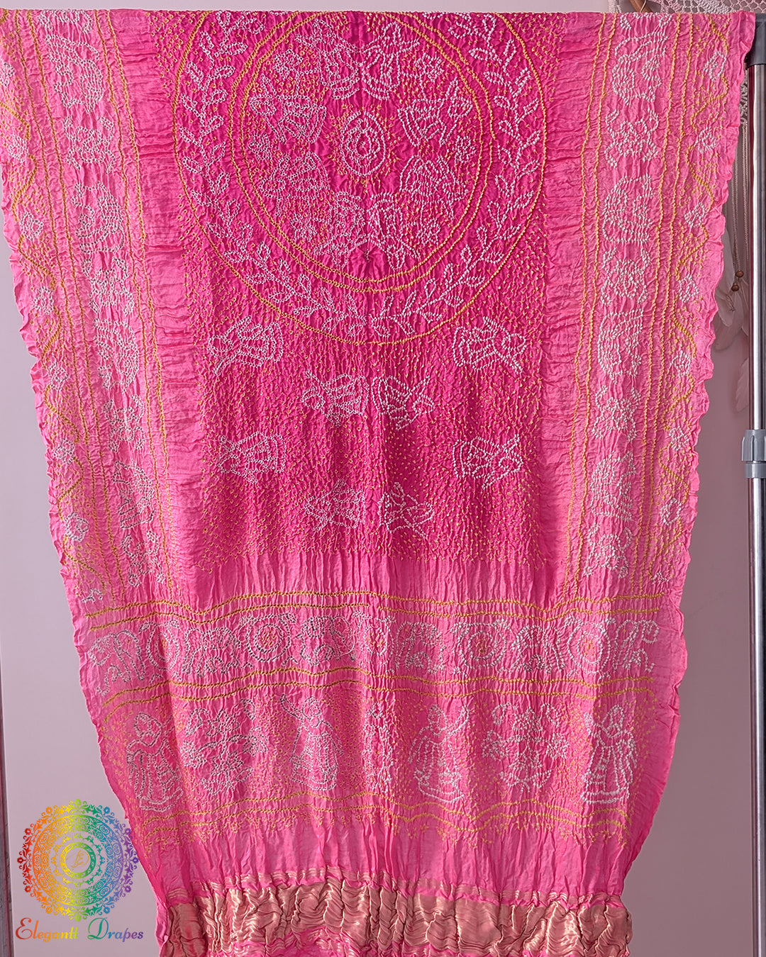 Salmon pink gaji silk bandhani dupatta with raasmandal design