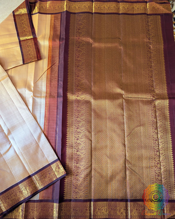 Taupe Maroon Pure Kanjivaram Silk Saree – Open Full View displaying the plain taupe body paired with a rich maroon palla and zari-woven border, highlighting the saree’s understated elegance.