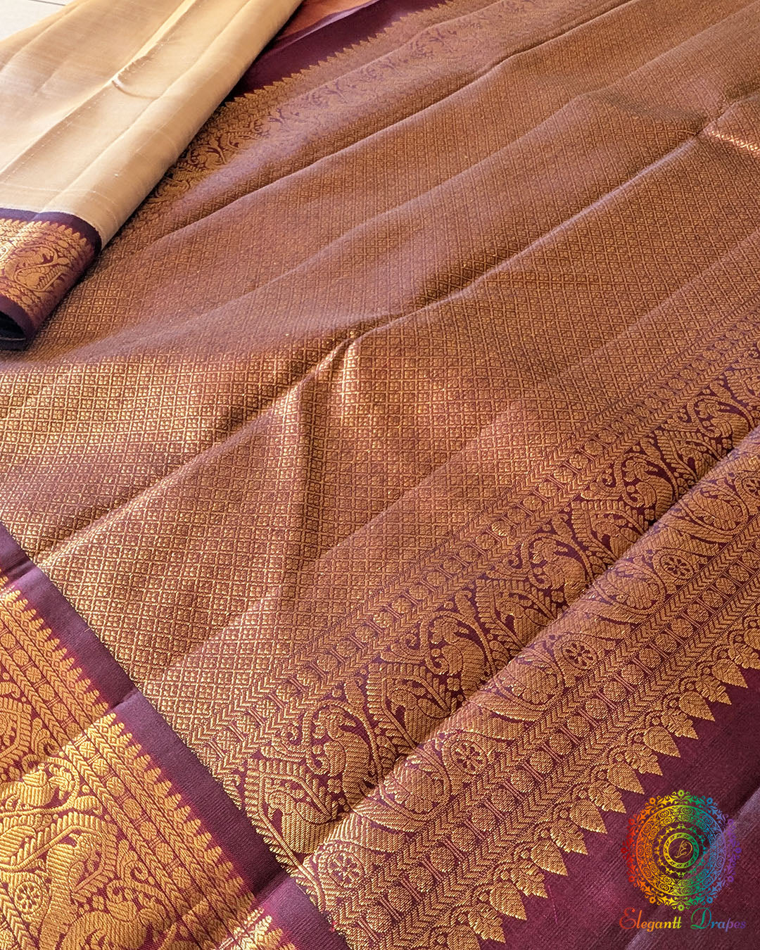Taupe Maroon Pure Kanjivaram Silk Saree – Palla Close-Up showcasing the rich maroon palla enhanced with traditional 2gm gold zari work and intricate woven detailing.