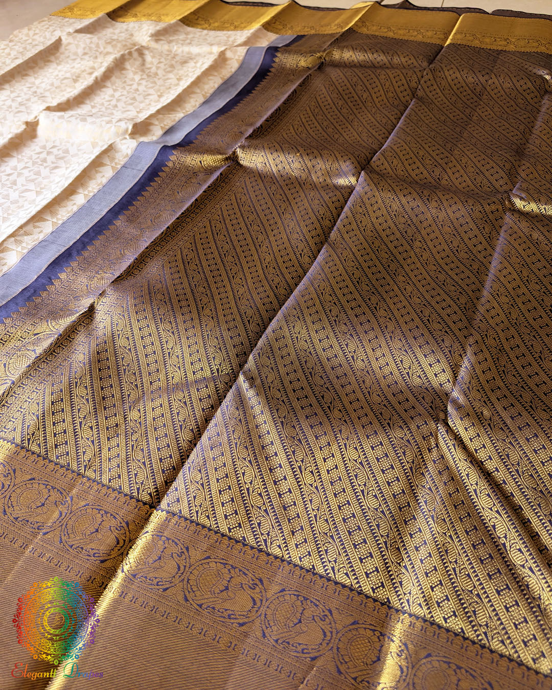 Blue palla close up showcasing intricate 2 gram zari weaving on Kanjivaram silk saree