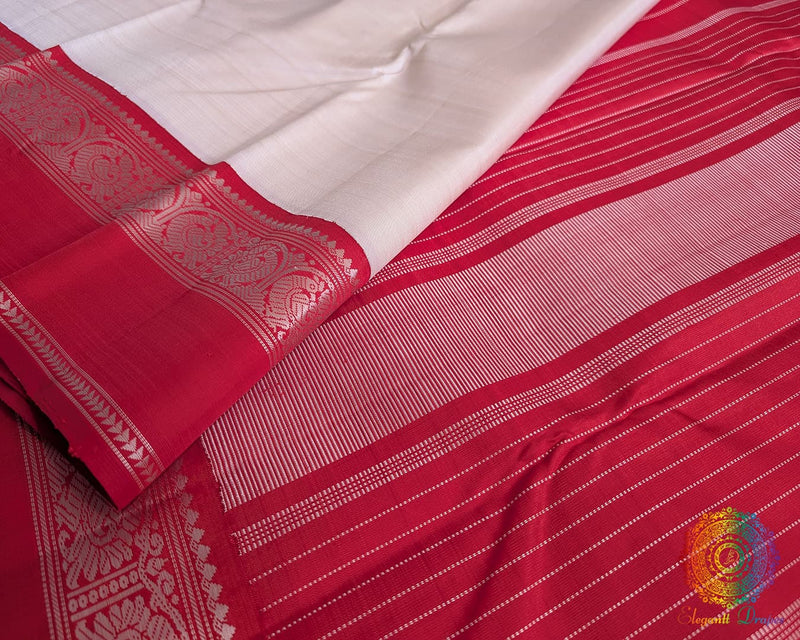 White red thread woven Kanjivaram silk saree border detail